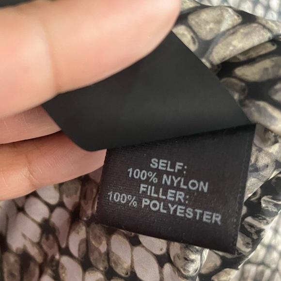 RARE & hard to find Norma Kamali Sleeping Bag Jacket in Scale Python Print - Picture 7 of 7